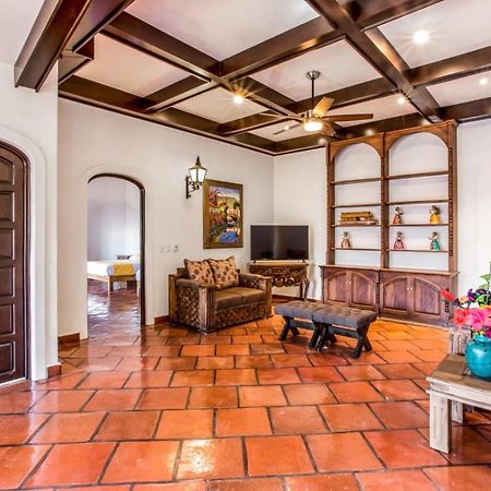 Caroline Bella Bed & Breakfast 아히힉 외부 사진