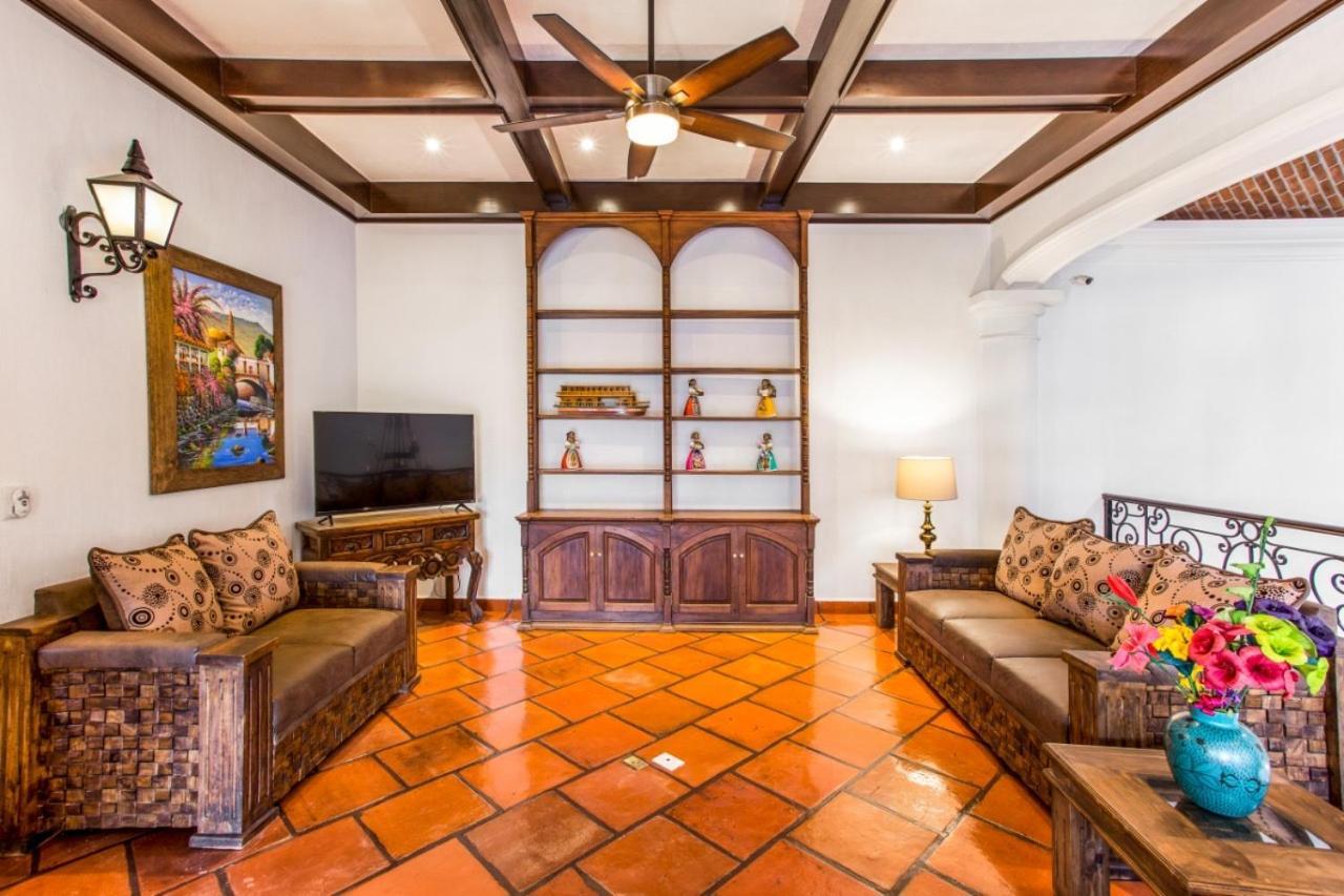 Caroline Bella Bed & Breakfast 아히힉 외부 사진
